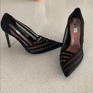 Zara Black Pumps